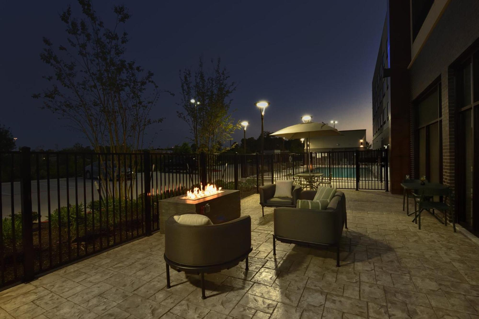 Holiday Inn Express & Suites Spring - Woodlands Area By Ihg Exterior foto
